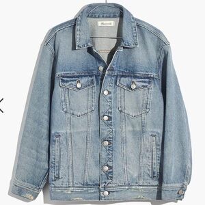 Madewell The Oversized Trucker Jean Jacket in Akenside Wash (size small)